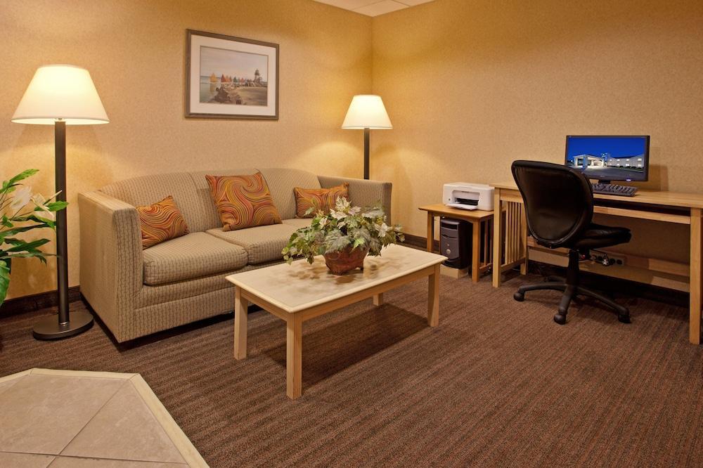 Holiday Inn Express Vermilion By Ihg Kültér fotó