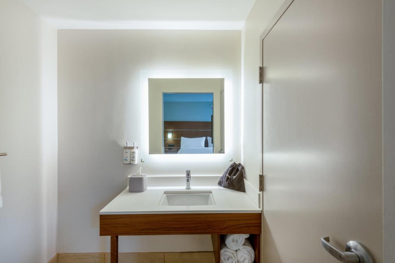 Holiday Inn Express Vermilion By Ihg Kültér fotó
